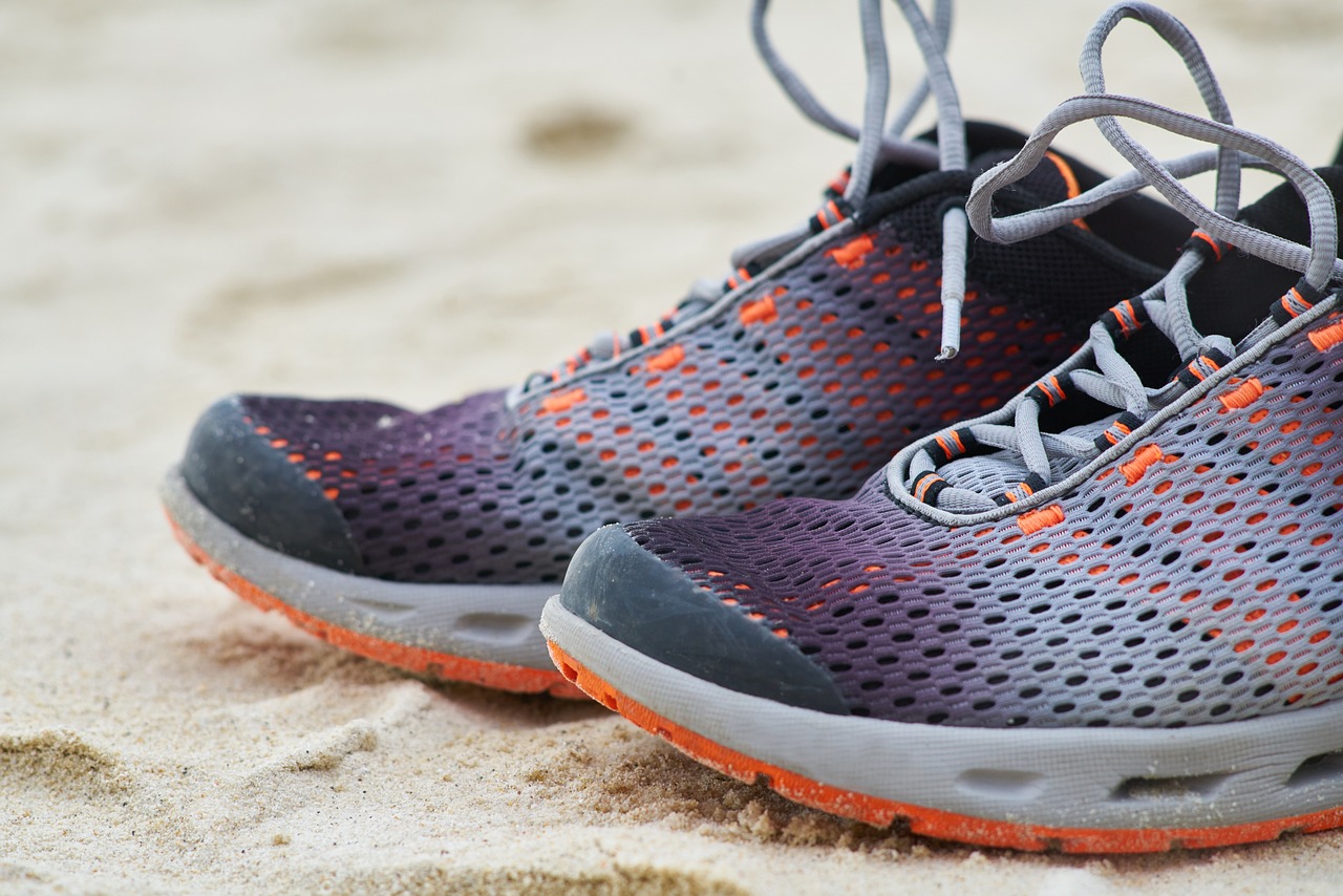 shoes, sports, sneakers-2076850.jpg